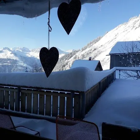 Berghaus Schaefer بيت ضيافة فاشينا